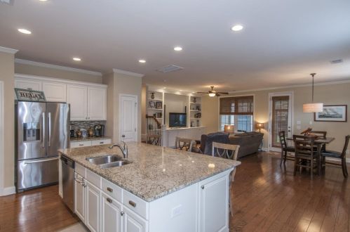 2524 Kings Gate Ln, Mount Pleasant SC  29466-8223 exterior