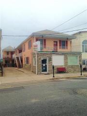 318 Youngs Ave, Wildwood Crest, NJ 08260-4754