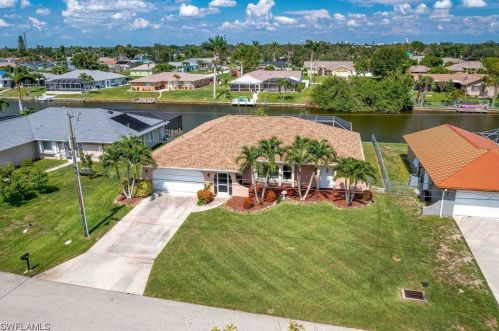 245 20th Ct, Cape Coral, FL 33909-2776