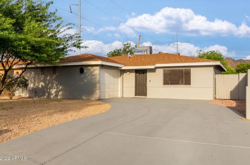 9841 10th St, Phoenix AZ  85020-1709 exterior