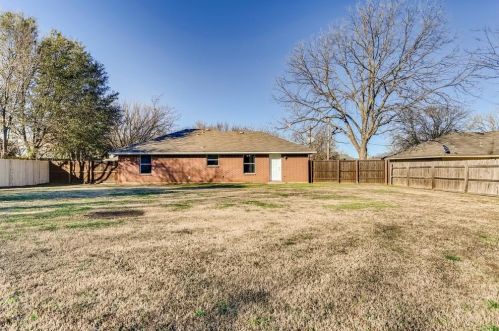 609 Jacob St, Pilot Point, TX 76258-4447