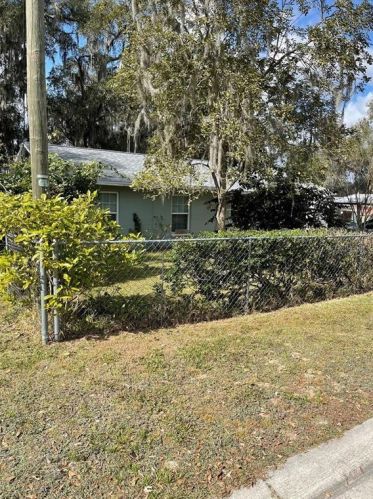 13815 20th St, Dade City, FL 33525-3234