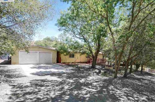 6901 Johnston Rd, Pleasanton CA  94588-9460 exterior