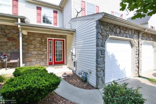 1607 Pinewind Dr, Alburtis, PA 18011-2703