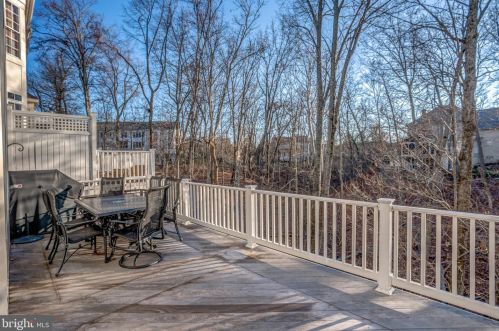 18285 Mullfield Village Ter, Leesburg VA  20176-7466 exterior