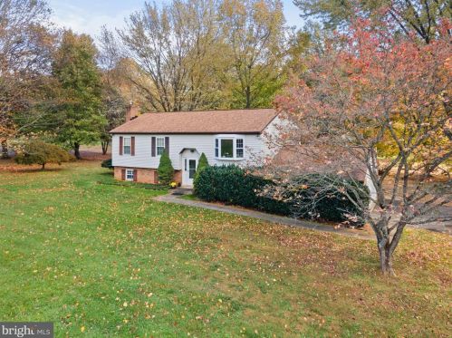 16309 Poplar Hill Rd, Haymarket VA  20169-2101 exterior