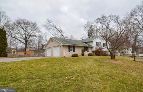 16 9th St, Bangor, PA 18013-1623