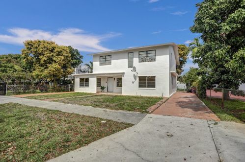 921 18th St, Hialeah FL  33010-2322 exterior