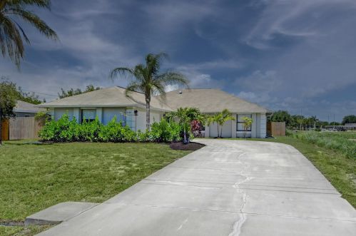 6568 Chugwater Cir, Port Saint Lucie FL  34983-2305 exterior