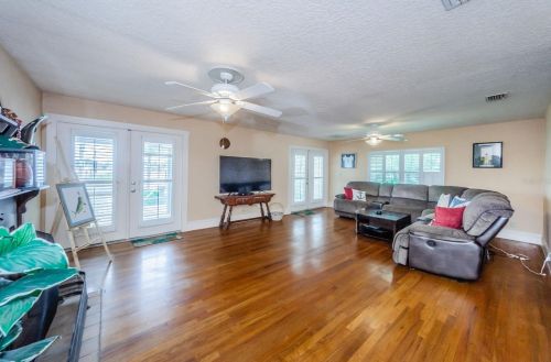 4832 Sunset Blvd, Port Richey FL  34668-6443 exterior