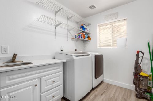 4610 Everett Dr, Phoenix AZ  85032-4893 exterior