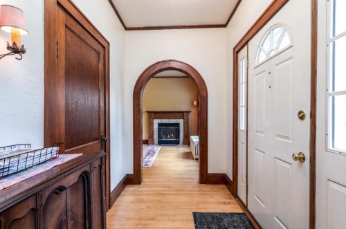 1309 Jackson St, Green Bay, WI 54301-2336