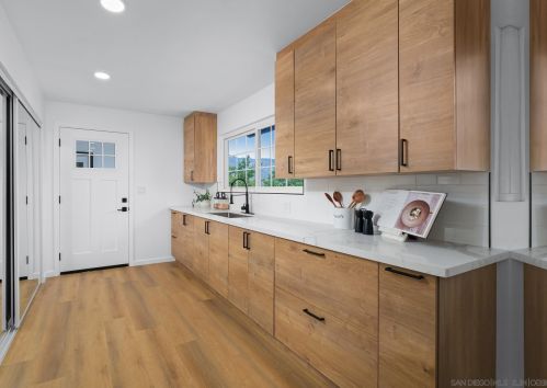 3226 Laurashawn Ln, Escondido CA 92026-8532 exterior