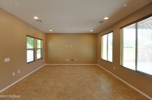 10991 Midnight Moon Ln, Tucson, AZ 85747-9515