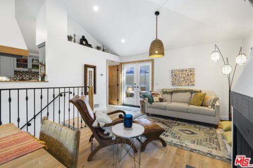 1316 Topanga Canyon Blvd, Topanga CA  90290-4271 exterior