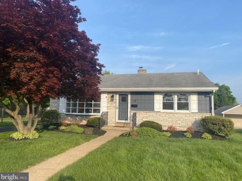28 Grosstown Rd, Pottstown PA  19464-6106 exterior