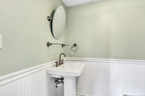 126 Merrimac Dr, Bridgeport CT  06611-1742 exterior