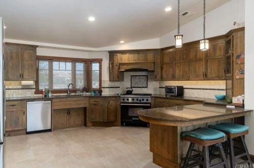 590 Championship Ln, Templeton CA  93465-5138 exterior