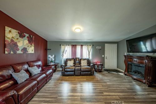 33055 Olive St, Lake Elsinore CA  92530-1434 exterior