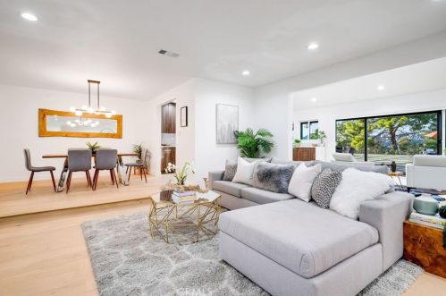 3811 Karen Lynn Dr, Glendale CA  91206-1219 exterior