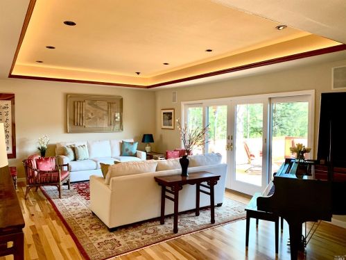 833 Wild Oak Dr, Santa Rosa, CA 95409-6120