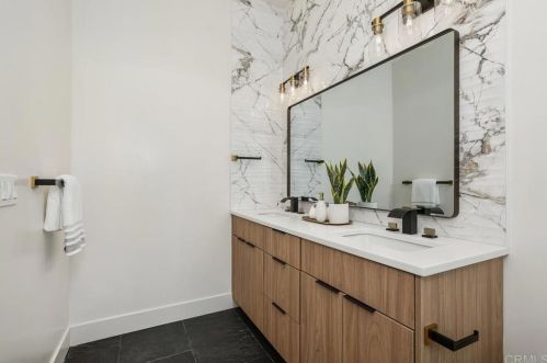 1500 Gamble Ln, Escondido CA  92029-4321 exterior