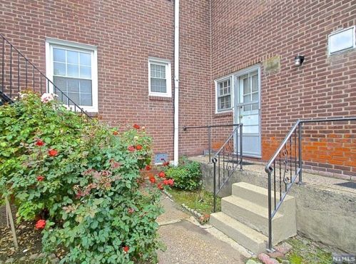 41 Elmwood Ter, Elmwood Park NJ  07407-1728 exterior