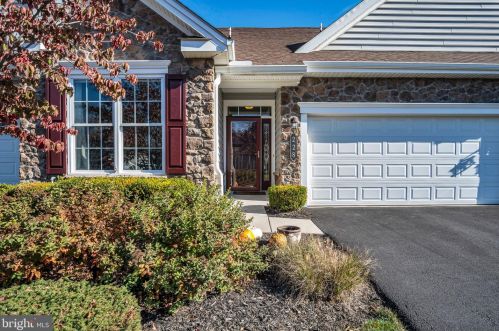 228 Colonial Dr, Navy Sup Dpt PA  17050-9505 exterior
