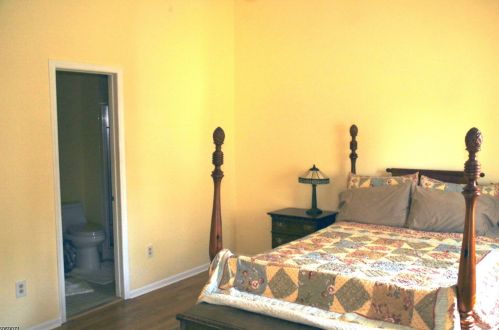 11 Elm Ter, Flemington NJ  08822-3169 exterior