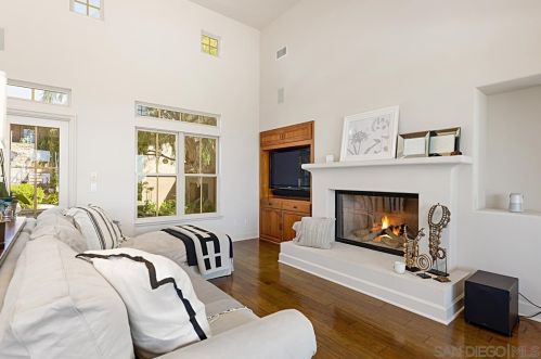 8423 Run Of The Knolls Ct, San Diego, CA 92127