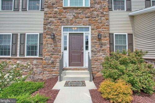 7 Dogwood Ter, Siddonsburg PA  17019-8733 exterior