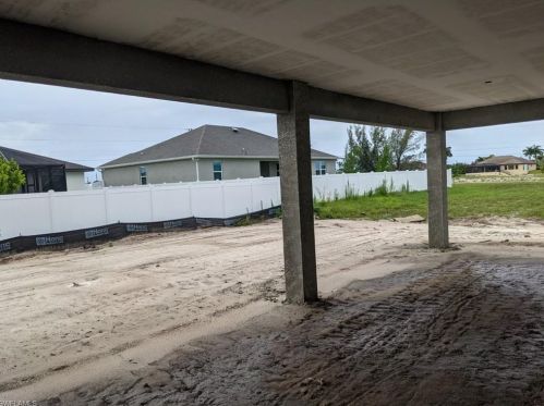 3225 21st St, Cape Coral, FL 33993-3617