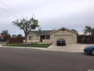 704 Sweetgum Ln, Newman, CA 95360-1850