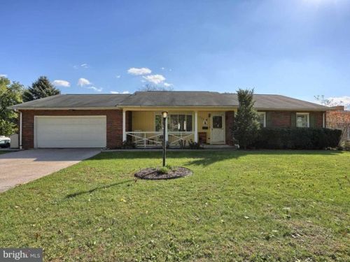 984 Beech Ave, Swatara, PA 17033-2205