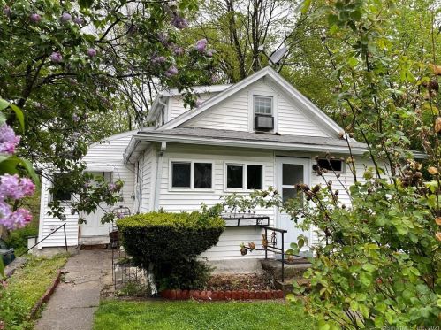27 Broad St, Danbury, CT 06810-6204