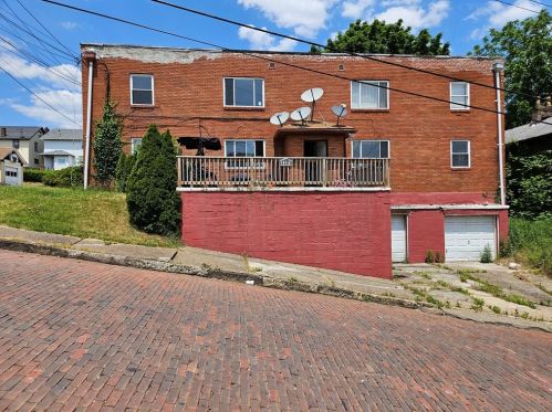 3301 Grover St, Mckeesport PA  15132-5458 exterior