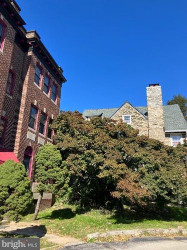 2254 Bryn Mawr Ave, Philadelphia PA  19131-2461 exterior