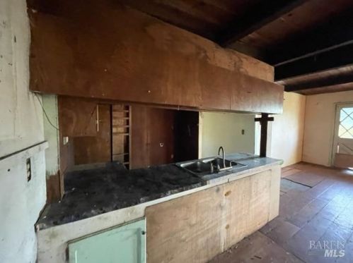 1021 Dusty Rd, Redwood Valley, CA 95470-9648