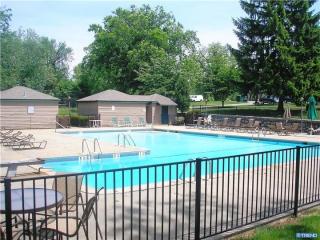 7102 Pleasant Ct, Wilmington DE  19802-1770 exterior