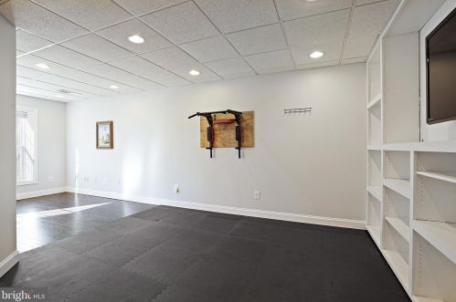 16143 Jordan Crest Ct, Haymarket VA  20169-4943 exterior