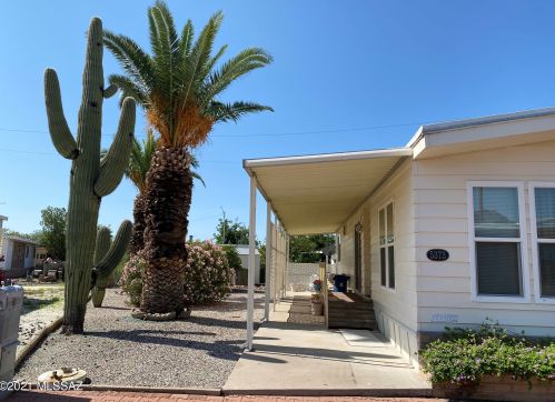 5373 Lazy S St, Tucson, AZ 85713-6302