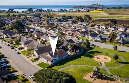 165 Harbour Dr, Princeton By The Sea, CA 94019-4240