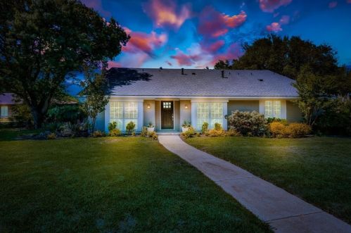 1106 Chapel Creek Ct, Richardson TX  75080-1513 exterior