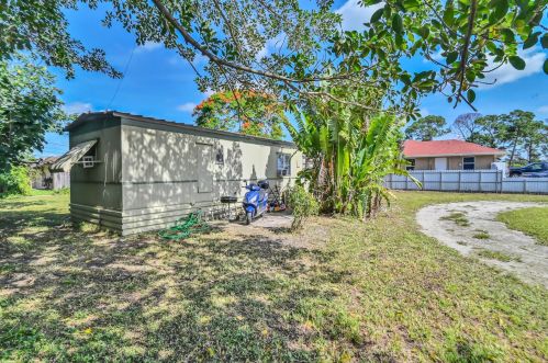 1693 Breezy Ln, West Palm Beach, FL 33417-4409