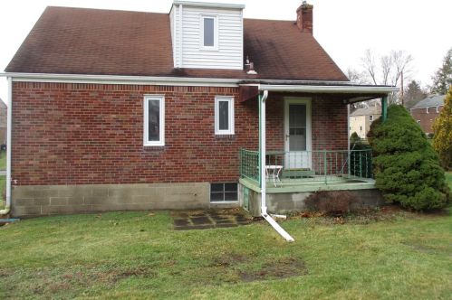 2716 Phillips Ave, Glenshaw PA  15116-1618 exterior