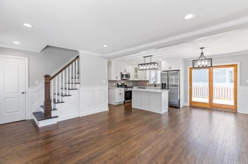 3970 Steven Ct, Seaford, NY 11783-1155
