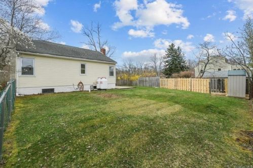 117 Mount Airy Rd, Newburgh NY  12553-6828 exterior