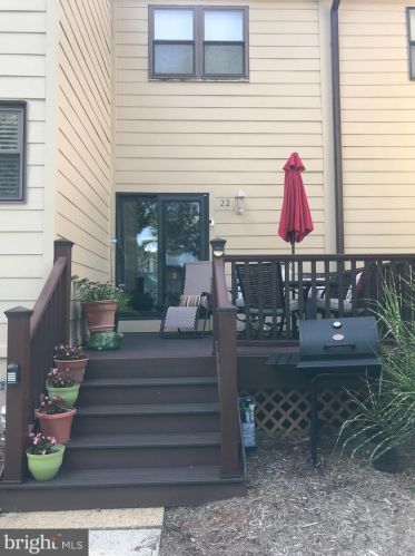 22 Chatham Ct, Dover DE  19901-3909 exterior