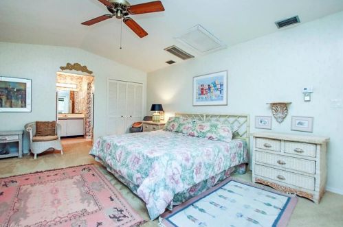1666 Middle Gulf Dr, Sanibel FL  33957-6307 exterior