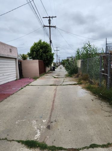 2108 Lime Ave, Long Beach CA  90806-4821 exterior